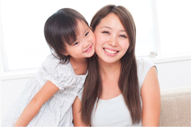 子供とお母さんの写真